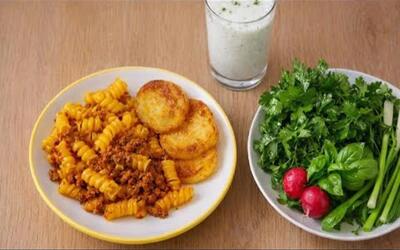  طرز تهیه ماکارونی شکل دار با ته دیگ سیب زمینی