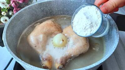  دیگه مرغ را سرخ یا آبپز نکن / طرز تهیه خمیر جادویی با مرغ و آرد