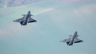 نبرد مستقیم دو جت جنگنده بدون خلبان/ این کشور تاریخ‌ساز شد+ فیلم