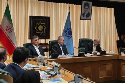 انتصاب عجیب در کابینه رئیس جمهور / فرزین مشاور اقتصادی پزشکیان شد