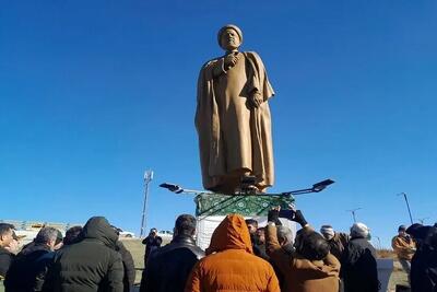 ماجرای سقوط مجسمه رئیسی در اردبیل