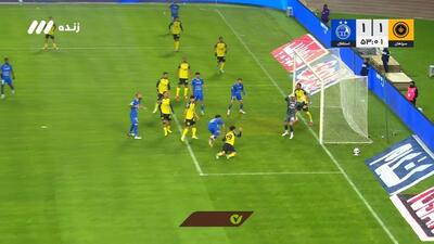 طوفان استقلال مقابل سپاهان از دقیقه 51 تا 54 که تیر دروازه و حسینی مانع گل دوم این تیم شدند