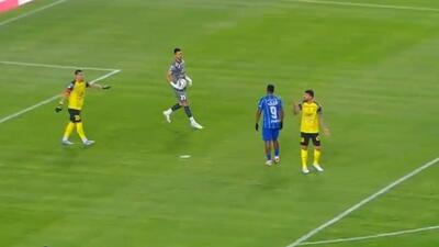 شوت مونیر الحدادی توسط حسینی مهار شد