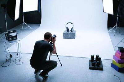 مجموعه ۱۴ پرامپت برای طراحی عکس محصول؛ عکاسی صنعتی با هوش مصنوعی