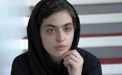  عکس| «ریحانه پارسا» در ۲۱ سالگی و در حاشیه یک نمایش؛ سال ۹۸