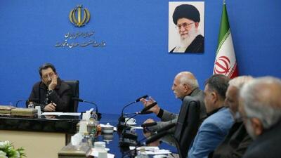 نشست مسئولان اتاق اصناف کشور و امنای بازار با وزیر صمت