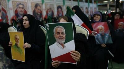 آیین گرامیداشت سرداران مقاومت در مصلی تهران/ دیدگاه شخصیت ها درمورد شهید سلیمانی