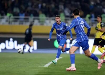 خلاصه بازی استقلال مقابل سپاهان / استقلال و آسانی سپاهان را غافلگیر کردند