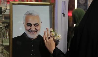  ببینید |  گلزار شهدای کرمان در آستانه سالگرد عروج ملکوتی سردار دل‌ها
