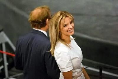 ترامپ مذاکرات صلح را قطع کرد تا با ملکه زیبایی  اوکراین تماس بگیرد!