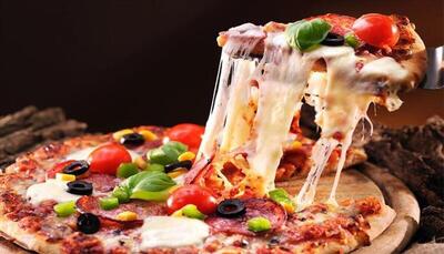 عکس | تصویری تلخ؛ کار به فروش پیتزا به صورت اسلایسی رسید!