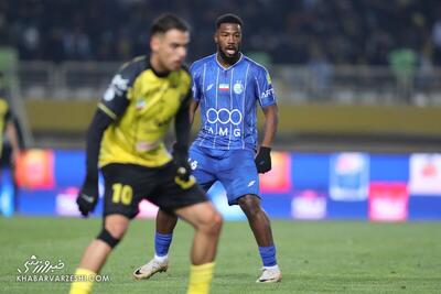 دو ستاره استقلال در اصفهان دست به یقه شدند