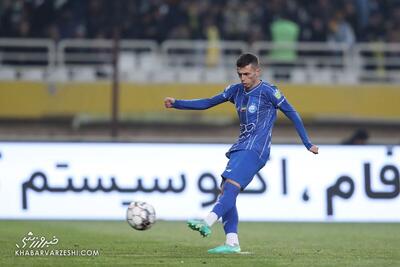 یاسر آسانی رکورد می‌زند؛ ستاره استقلال با پنالتی در کورس آقای گلی