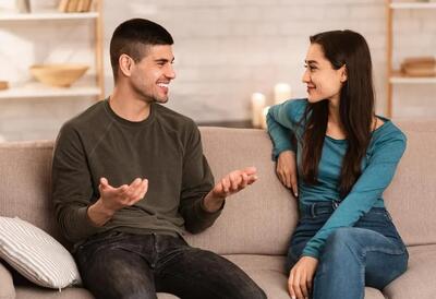  تشخیص علاقه طرف مقابل با نگاه کردن به چشم‌ها - کلبه سرگرمی