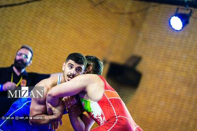 کشتی فرنگی جوانان کشور| قهرمانان ۵ وزن اول مشخص شدند