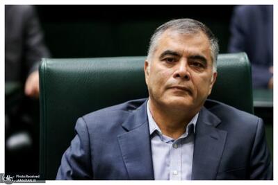 پاکسازی پاک نژاد/با تصمیم رییس جمهور وزیر نفت از اتوبوس دولت پیاده می شود