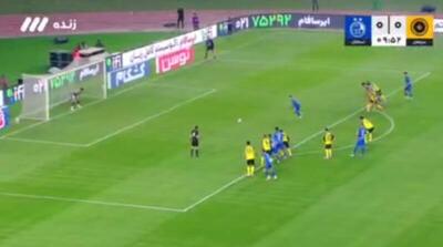 فیلم/ گل اول استقلال به سپاهان از روی نقطه پنالتی - پارس فوتبال