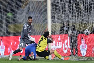 حسینی خطاب به ساپینتو: فعلا خوشحال باش/ من اهل خیانت به نکونام نبودم - پارس فوتبال