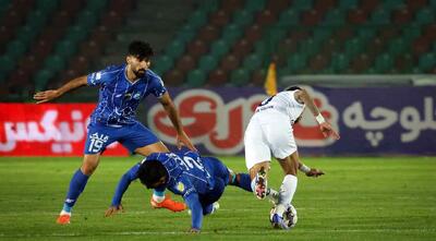 انتقاد پیشکسوت استقلال از ساپینتو: او نمی‌تواند بازیکنان را مدیریت کند؛ اصلا پلن بی دارد؟ - پارس فوتبال