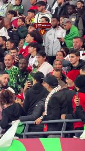 ویدئو: سلفی تماشاگران الجزایری با توپ در جریان بازی - پارس فوتبال