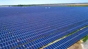 بزرگترین مزرعه خورشیدی چین در دل کویر