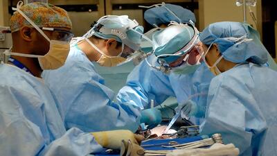 اینجا زنان ایرانی را می تراشند!