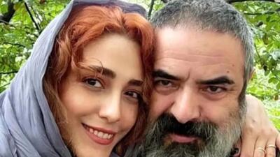  عکس/ نگاهی به چیدمان منزل حسن معجونی بازیگر سریال شیش ماهه و همسر جوانش/  مزین به قوری و فنجان با تصویری از شاه حسن قاجاری، گل و گیاه و...