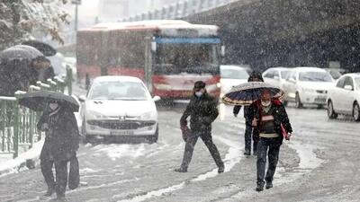 آغاز هفته یخی برای تهرانی ها / چترهای خود را آماده کنید!