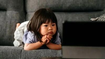 تاثیر منفی نمایشگرها بر سلامت روان کودکان؛ اضطراب در دوره نوجوانی