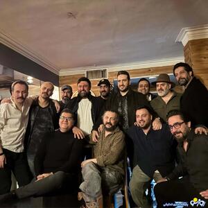  عکسی از تولد مهرداد نصرتی در کنار هنرمندان