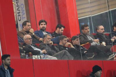 وریا غفوری همچنان مجوز نشستن روی نیمکت استقلال را ندارد