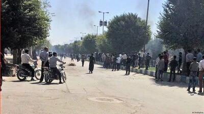 روایت فارس از حوادث امروز لردگان/ نیروهای پلیس برای متفرق کردن افراد، اقدام به شلیک گاز اشک‌آور کردند