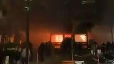  رسانه‌های محلی گزارش دادند که حدود 40 نفر در انفجار و آتش‌سوزی متعاقب آن در یک بار در پیست اسکی کران-مونتانا در سوئیس کشته شدند