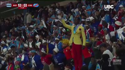  هوادار «مجسمه»: هوادار جمهوری دموکراتیک کنگو تمام مدت مسابقه را بی‌حرکت، مانند مجسمه لومومبا، ایستاده بود