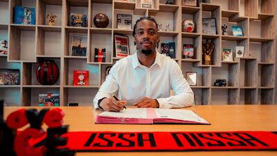 رسمی؛ الی واهی از آینتراخت فرانکفورت به نیس پیوست