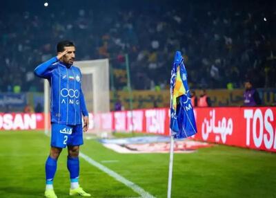 می‌خواستند با حرکت‌شان نفس در سینه حبس کنند؛ سپاهانی‌های سابق و یک پیام واضح در ورزشگاه نقش جهان! / عکس