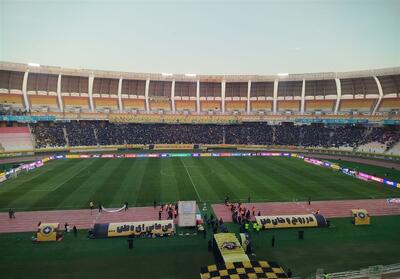 تشویق شدید سیدحسین حسینی در نقش‌جهان - تسنیم