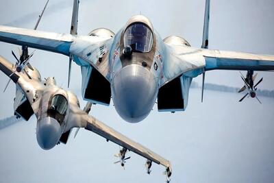 «مانور کبرا» در آسمان تهران / بزرگترین مشتری جنگنده‌های سوخو Su-۳۵