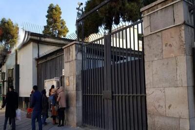 کلاهبرداران جلوی سفارت آلمان، متقاضیان ویزای کار را سرکیسه می کنند