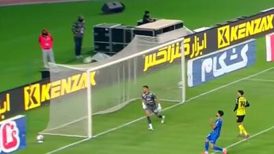 ضربه ایستگاهی منیر الحدادی که به بیرون رفت