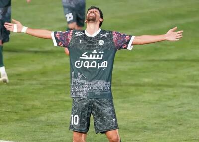 مهاجم سابق استقلال در آستانه بازگشت به ذوب‌آهن