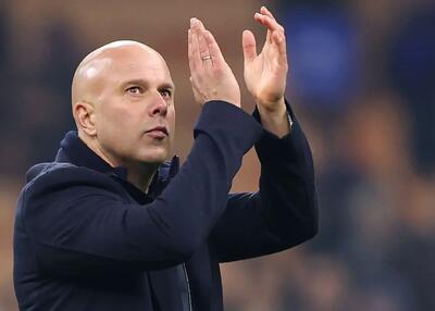 چرا لیورپول از هلند جتِ جنگنده خریداری کرد