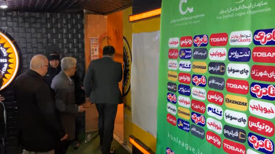 تاجرنیا بدون صحبت ورزشگاه را ترک کرد