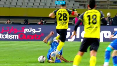 خطای مشکوک به کارت قرمز توسط فلاح