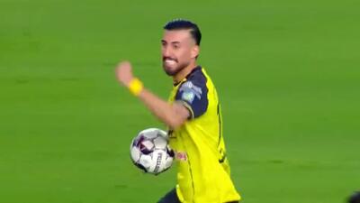 گل اول سپاهان به استقلال (گل به خودی آشورماتوف)