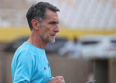 دسته گل پین را استقلالی‌ها دادند (عکس)