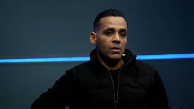 واکنش حمودی به دست ندادن روزبه و حسینی!