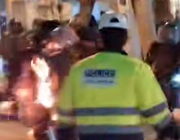 آتش زدن مامور یگان ویژه با کوکتل مولوتوف در اراک