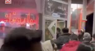 حمله آشوبگران به یک داروخانه در قزوین