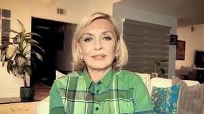  گوگوشِ محجبه در حال اجرا در پاریس در 20 سالگی!